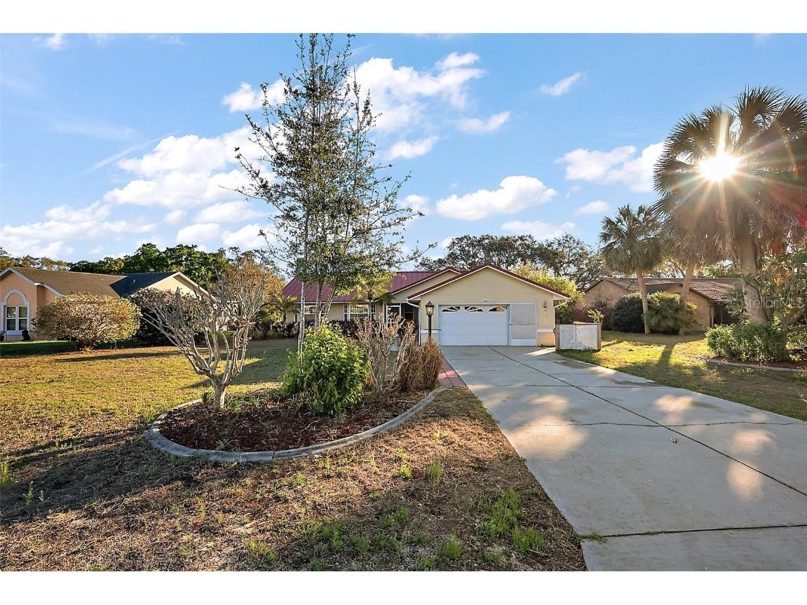 33624 Dolores Court Leesburg FL 34788 - LAKE LINDA G5093971 image1