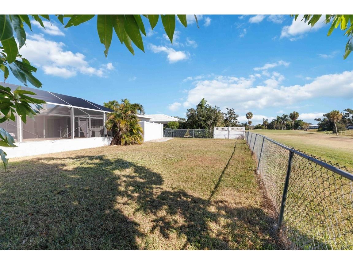 3363 Sheffield Circle Sarasota FL 34239 A4672288 image23