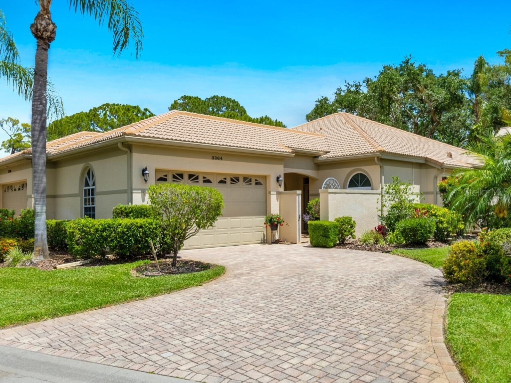 3364 Hadfield Greene #28 Sarasota FL 34235 A4569025 image1