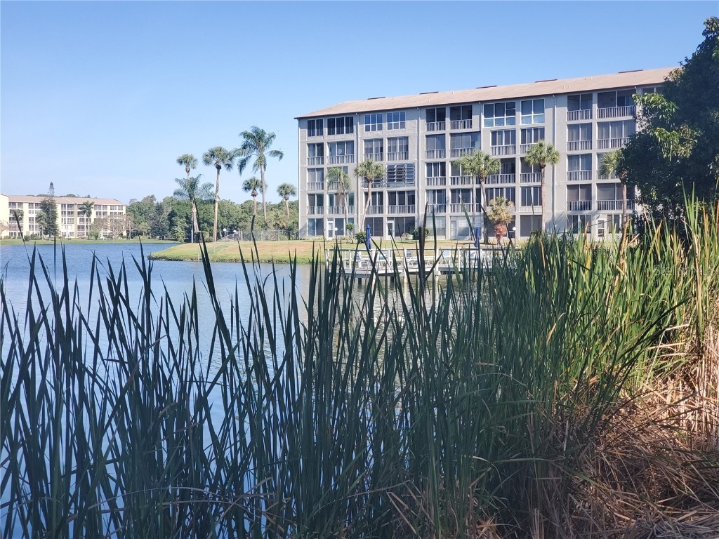 3364 Lake Bayshore Drive #P215 Bradenton FL 34205 A4565335 image1