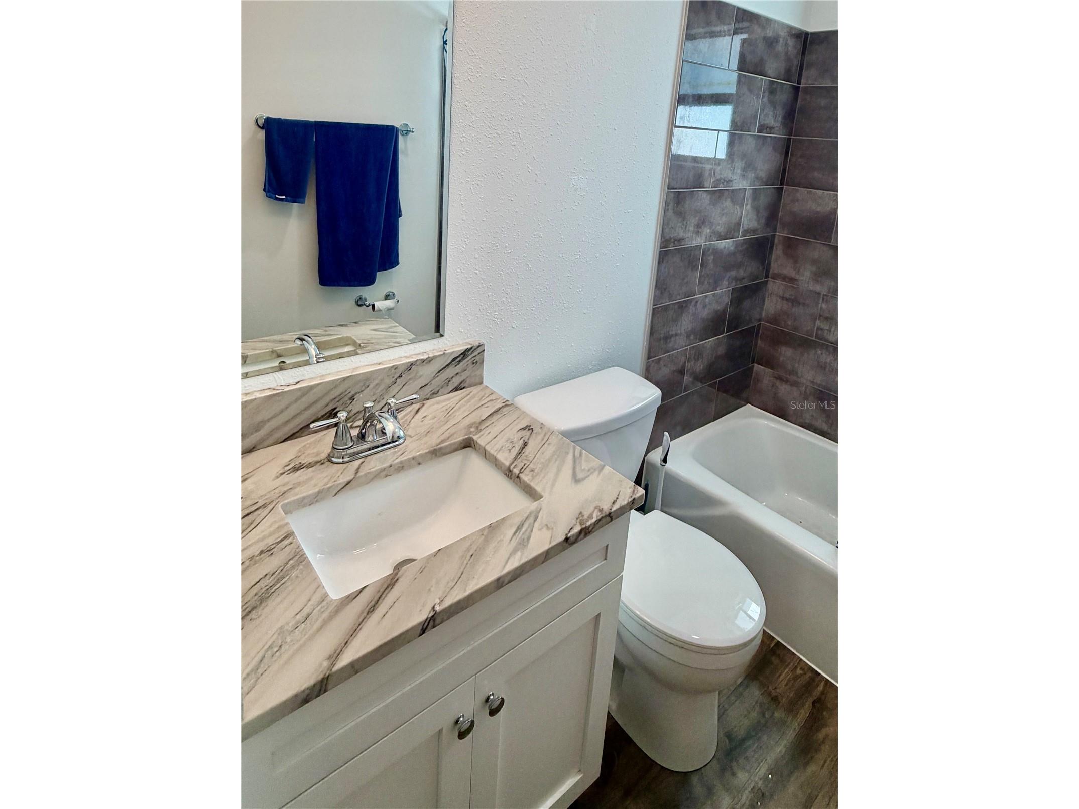 3364 Ramblewood Way #12 Sarasota FL 34237 A4682026 image14
