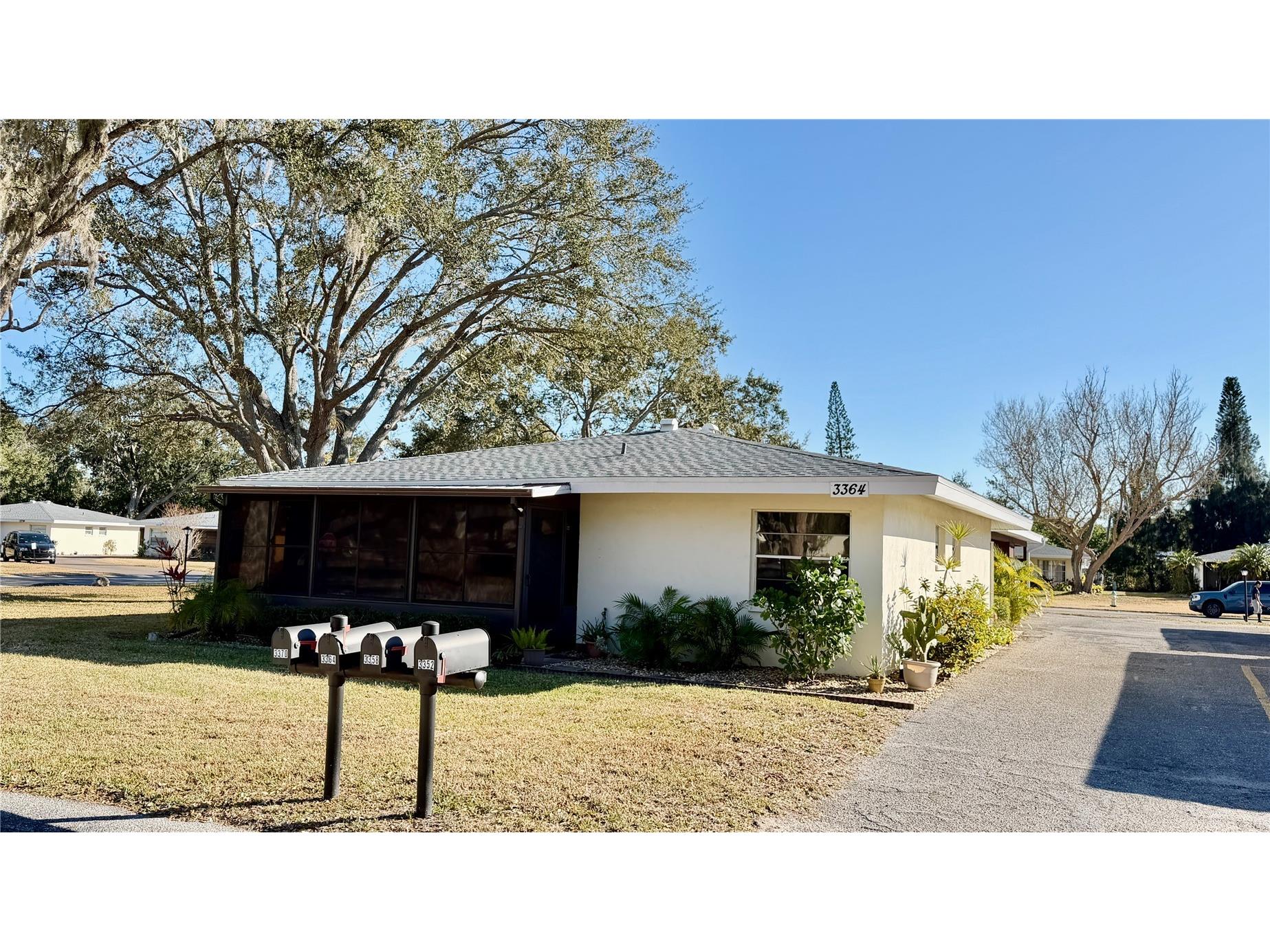 3364 Ramblewood Way #12 Sarasota FL 34237 A4682026 image3