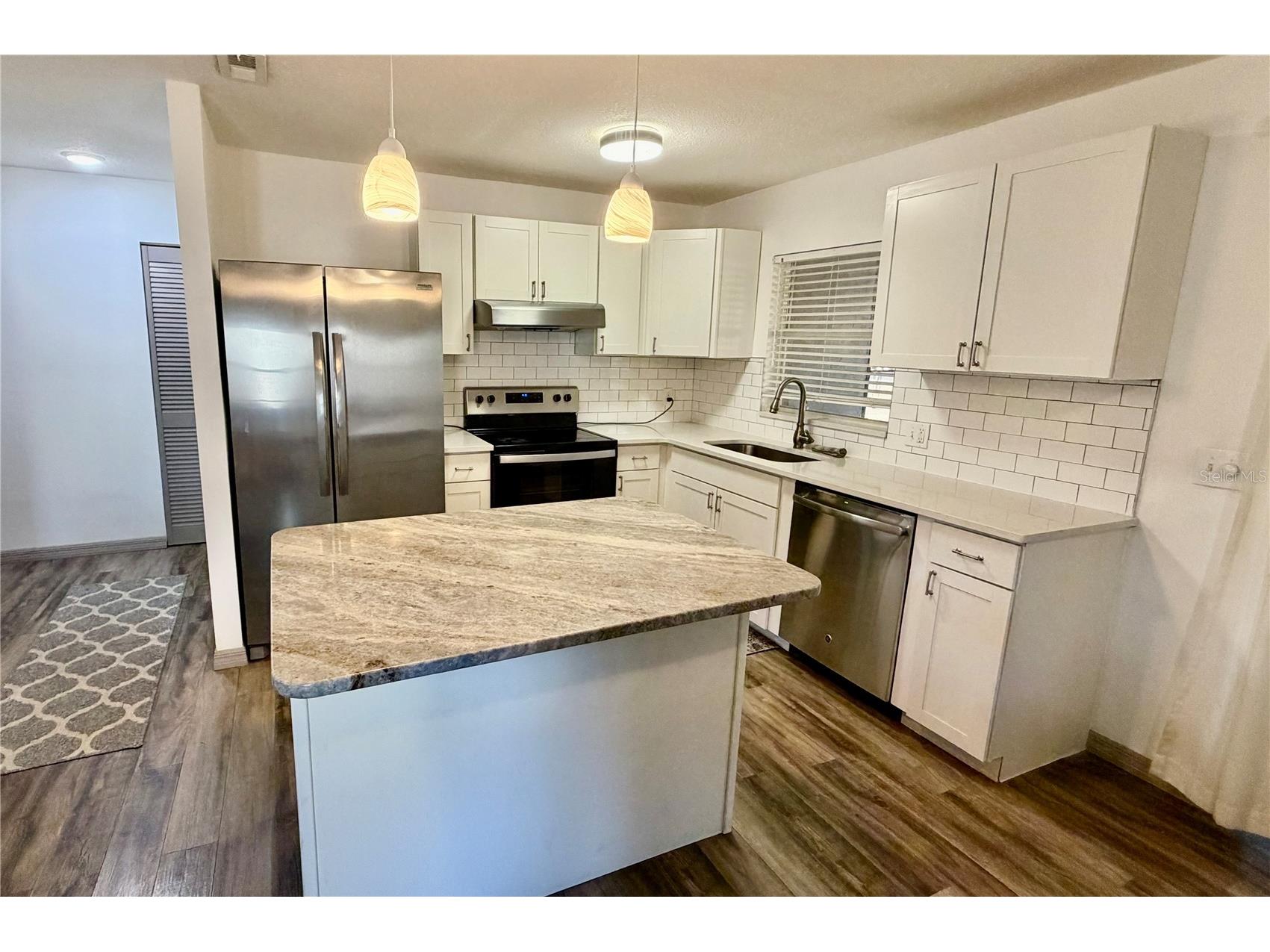 3364 Ramblewood Way #12 Sarasota FL 34237 A4682026 image5