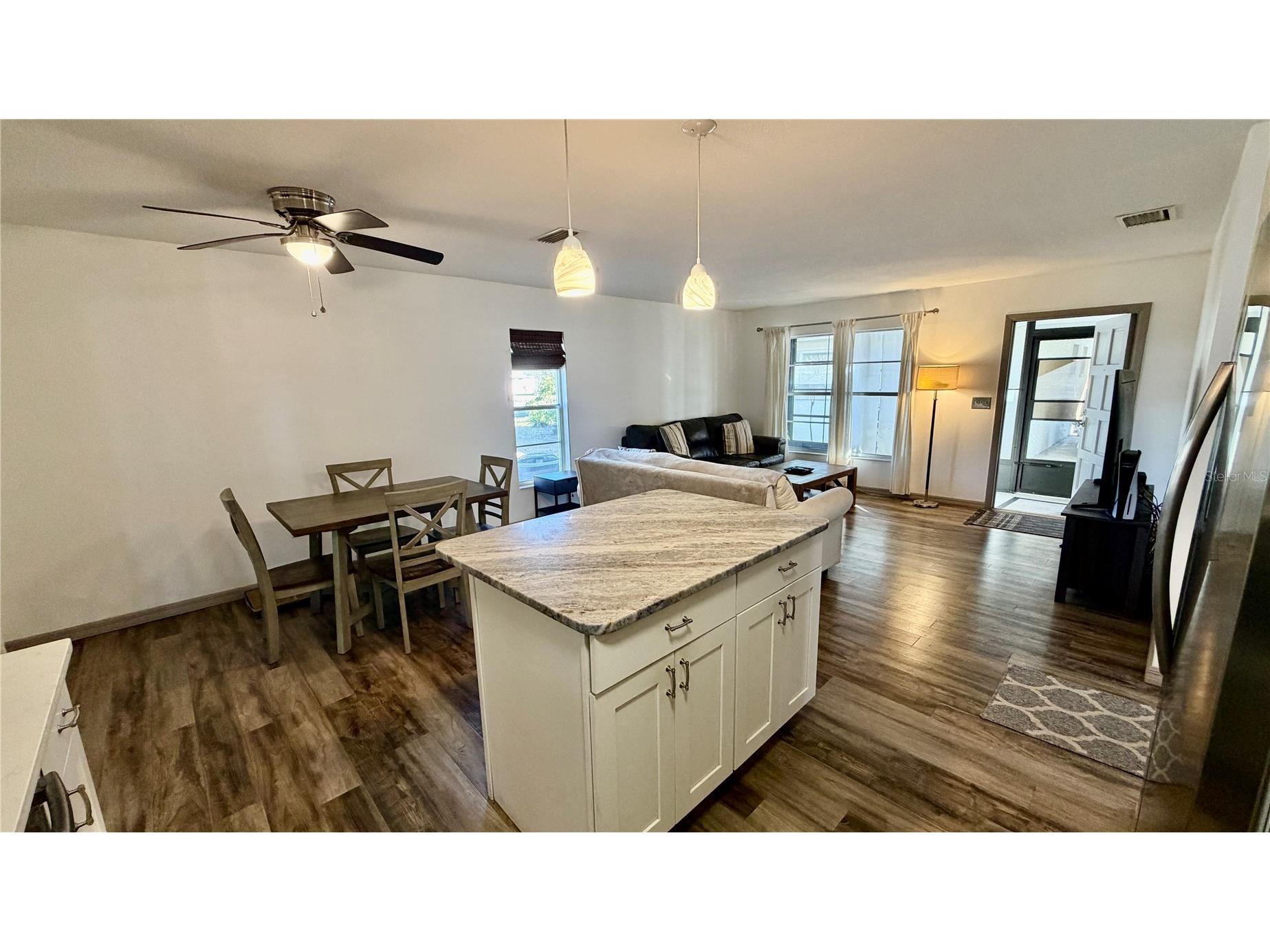 3364 Ramblewood Way #12 Sarasota FL 34237 A4682026 image6