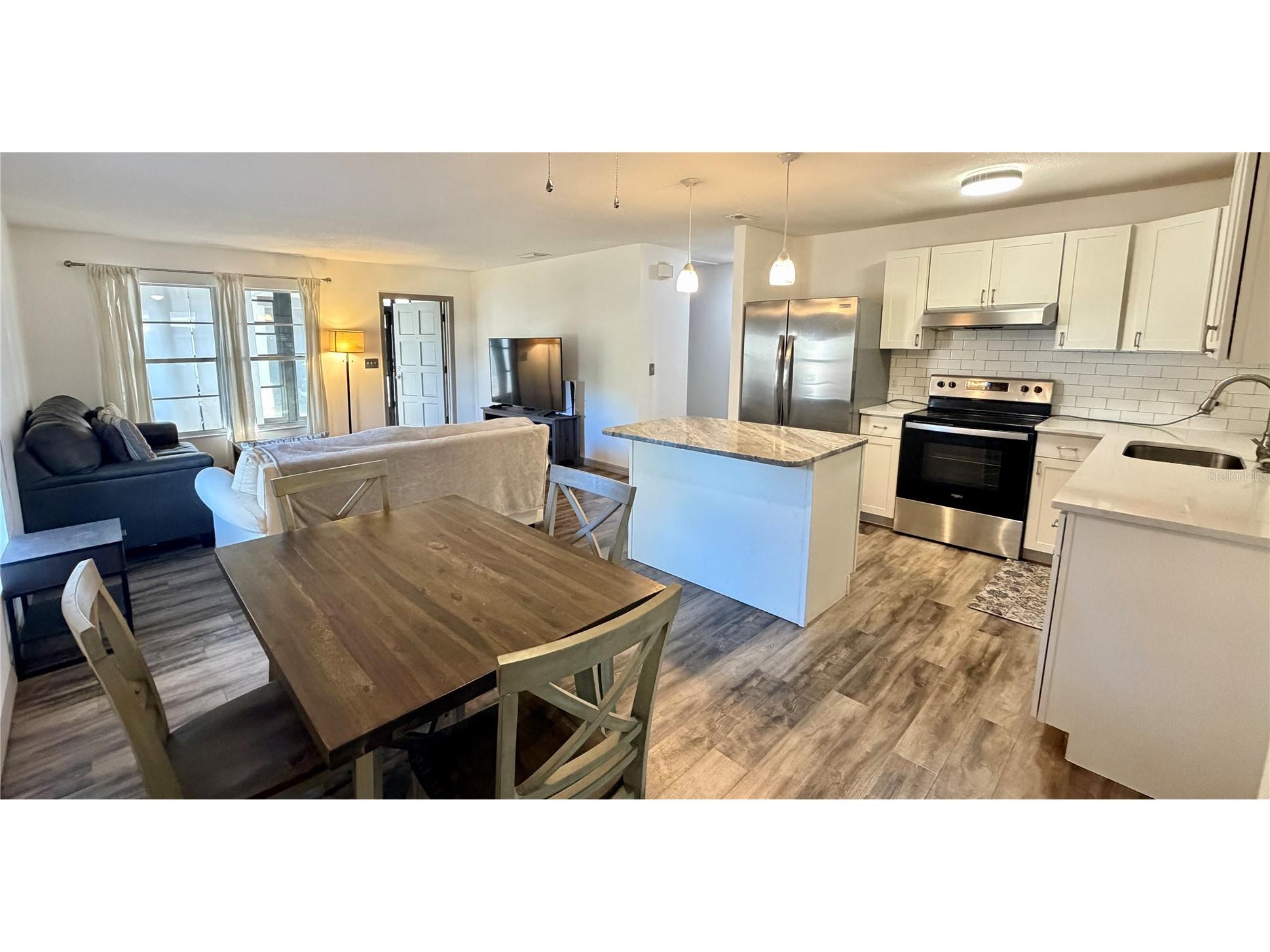 3364 Ramblewood Way #12 Sarasota FL 34237 A4682026 image9