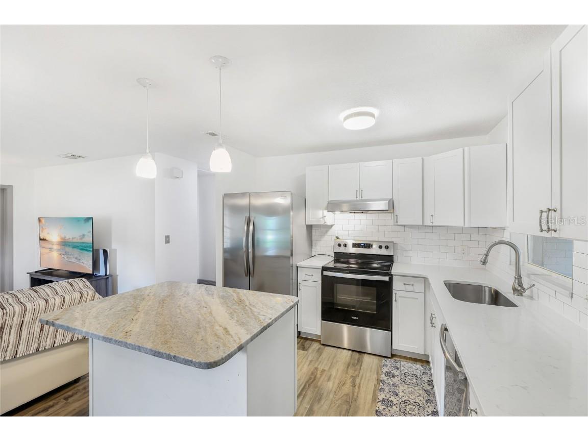 3364 Ramblewood Way Sarasota FL 34237 A4665326 image2