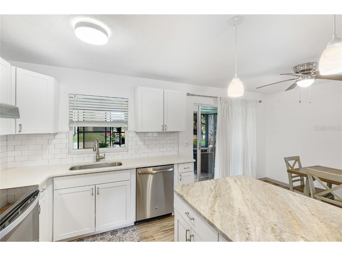 3364 Ramblewood Way Sarasota FL 34237 A4665326 image3