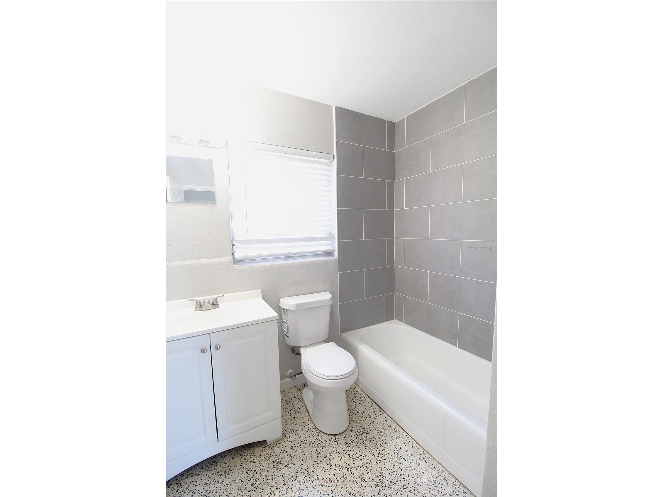 3365 Melody Ln Sarasota FL 34237 A4684095 image11