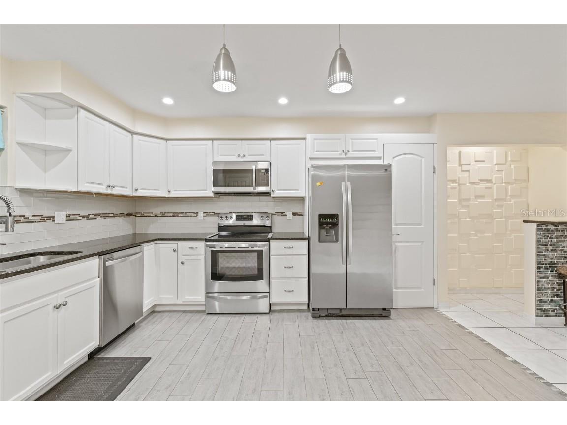 3368 Ramblewood Place #37-D-1 Sarasota FL 34237 TB8401085 image16