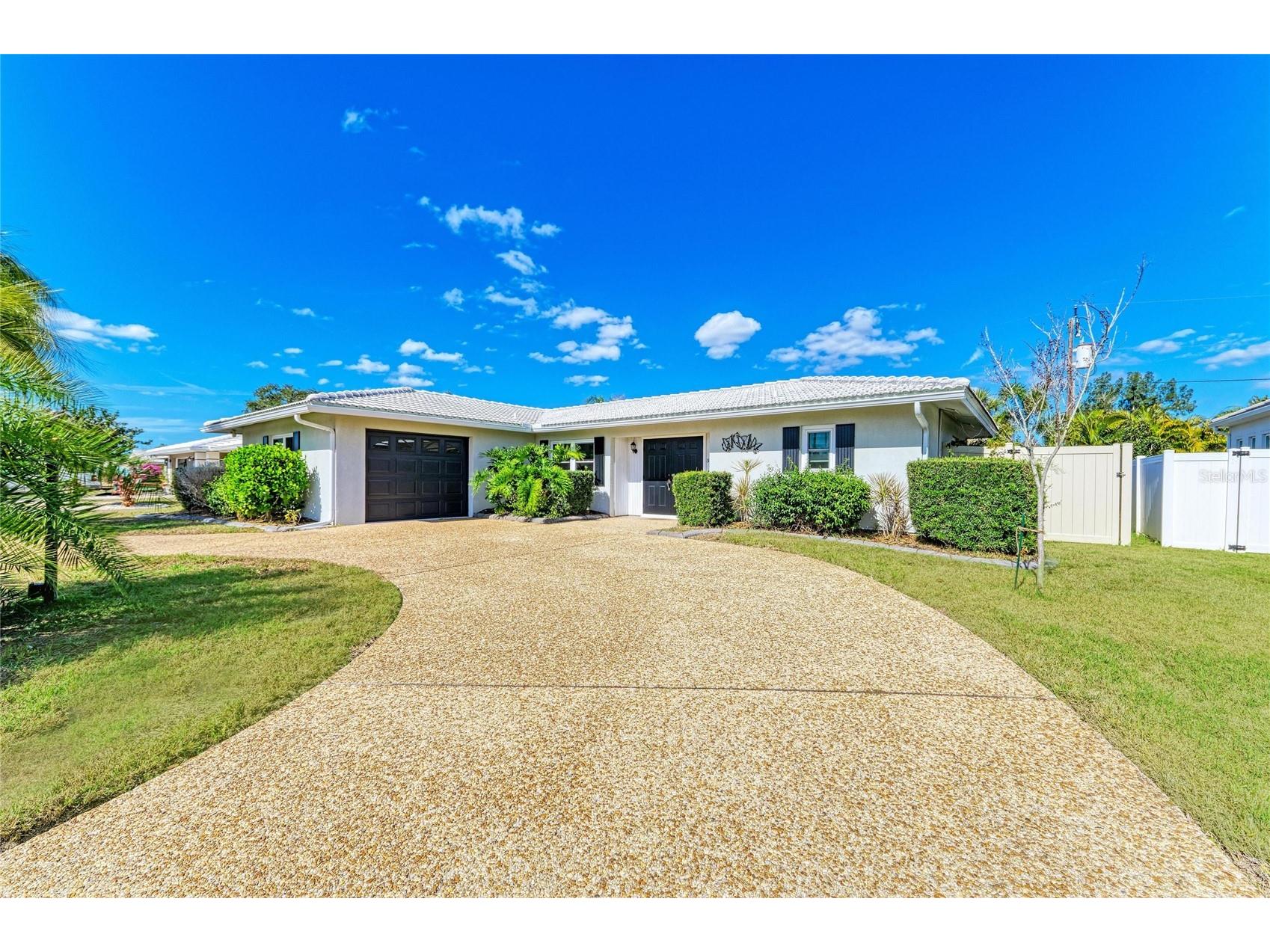 3368 Sheffield Circle Sarasota FL 34239 A4679367 image1