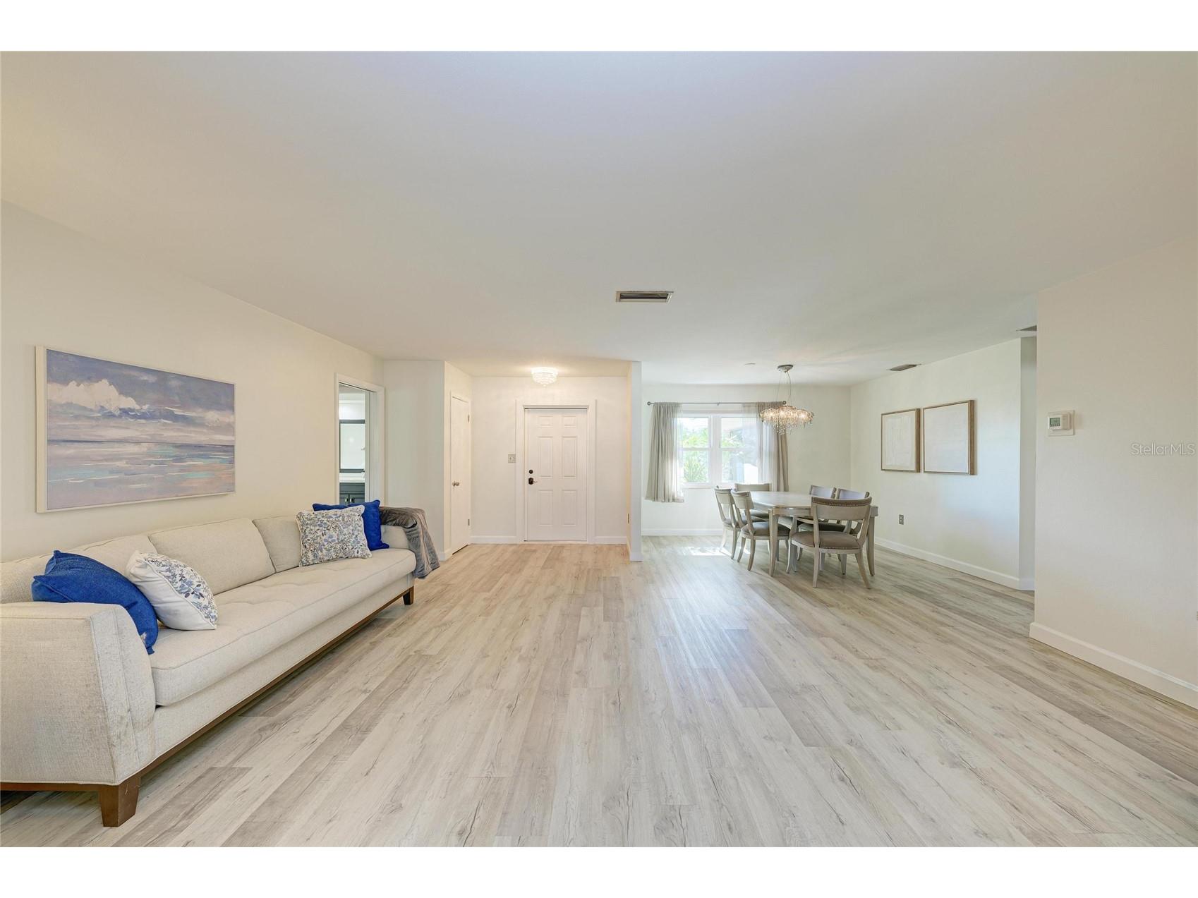3368 Sheffield Circle Sarasota FL 34239 A4679367 image10