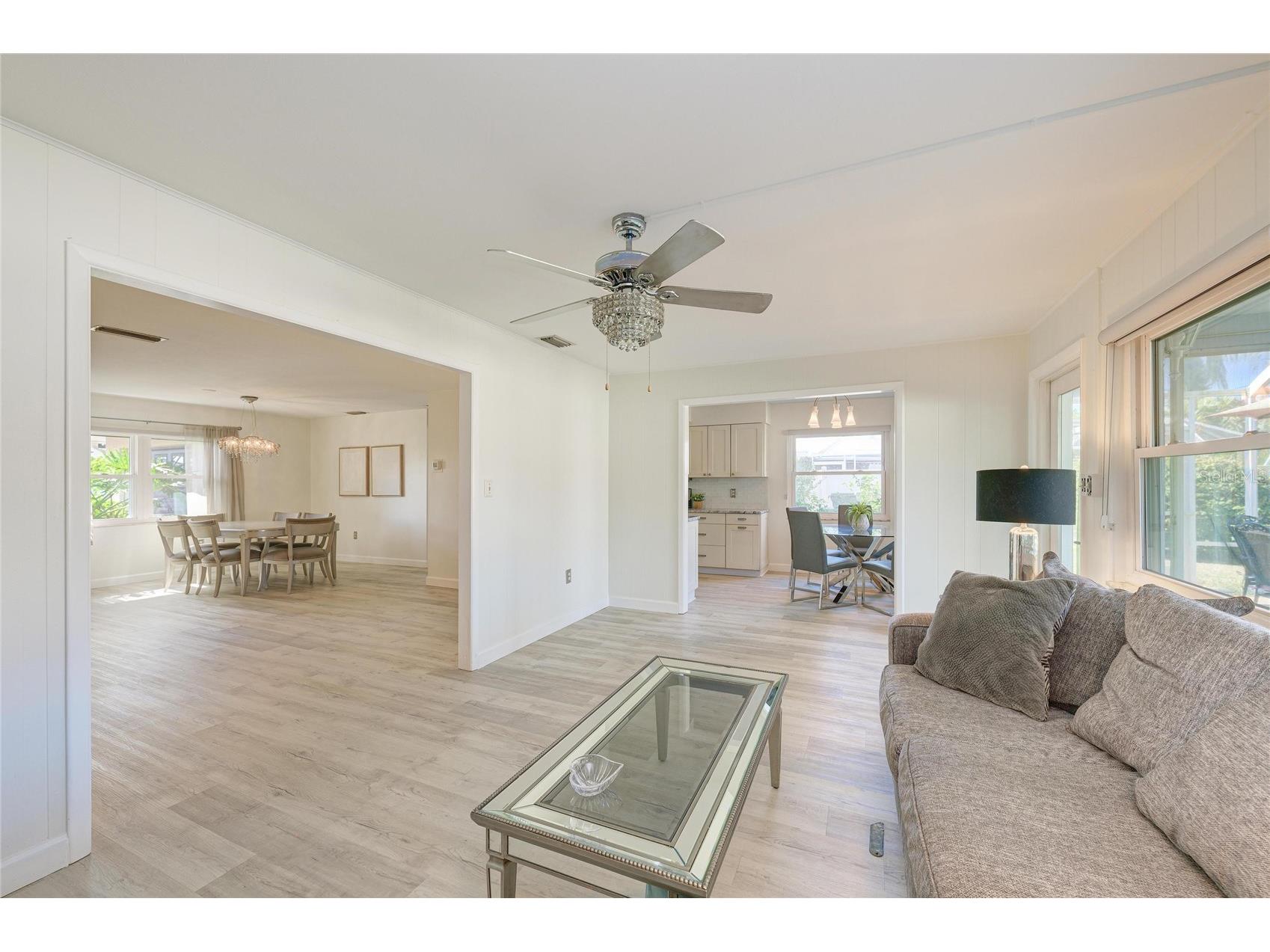 3368 Sheffield Circle Sarasota FL 34239 A4679367 image15