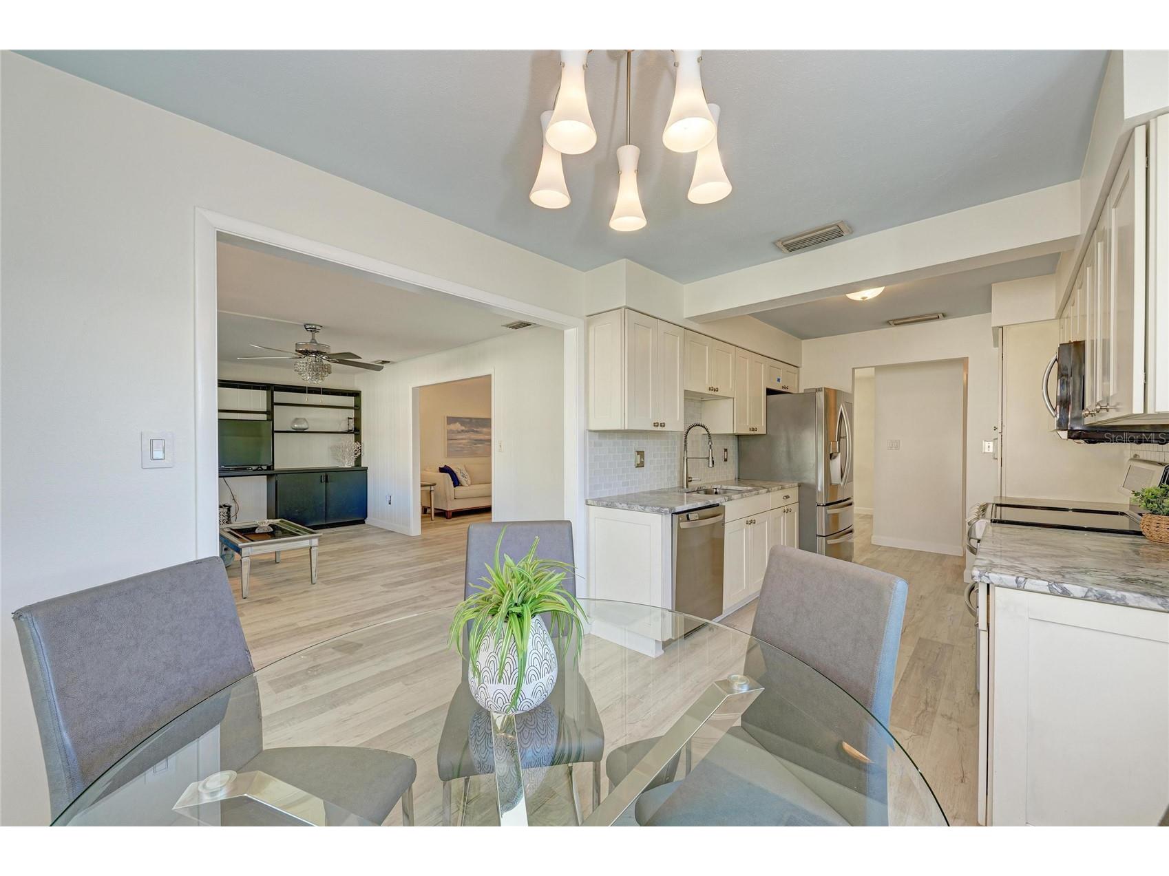 3368 Sheffield Circle Sarasota FL 34239 A4679367 image20