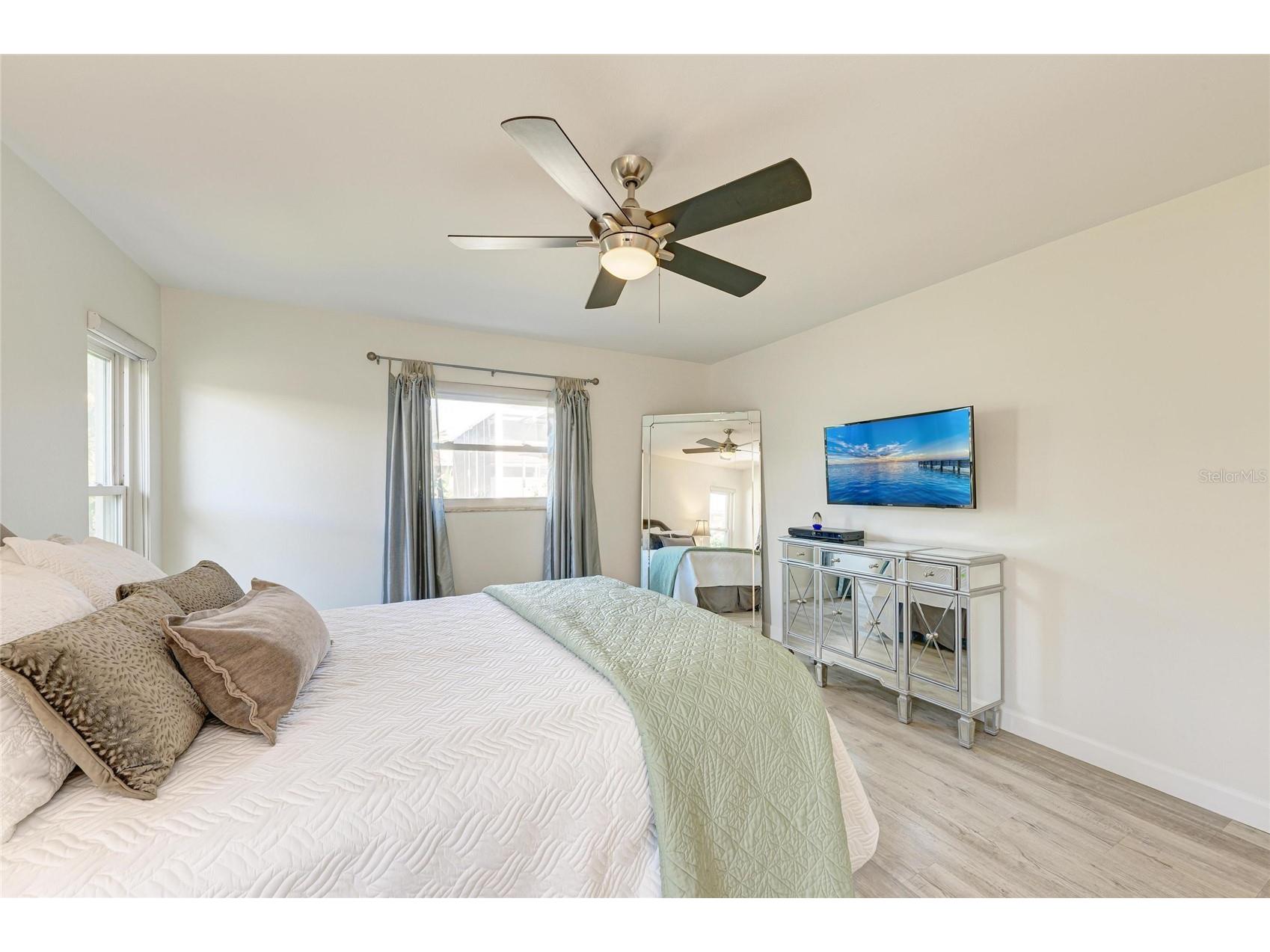 3368 Sheffield Circle Sarasota FL 34239 A4679367 image23
