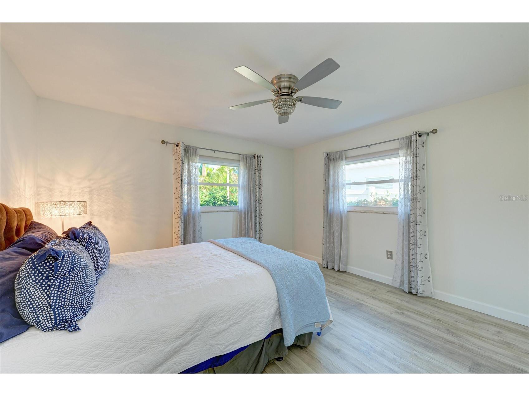 3368 Sheffield Circle Sarasota FL 34239 A4679367 image27