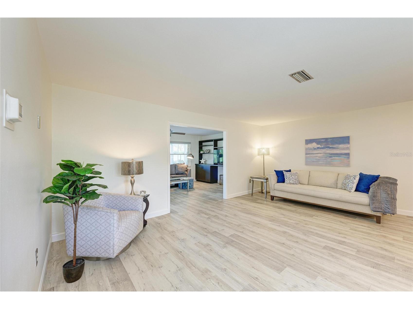3368 Sheffield Circle Sarasota FL 34239 A4679367 image7