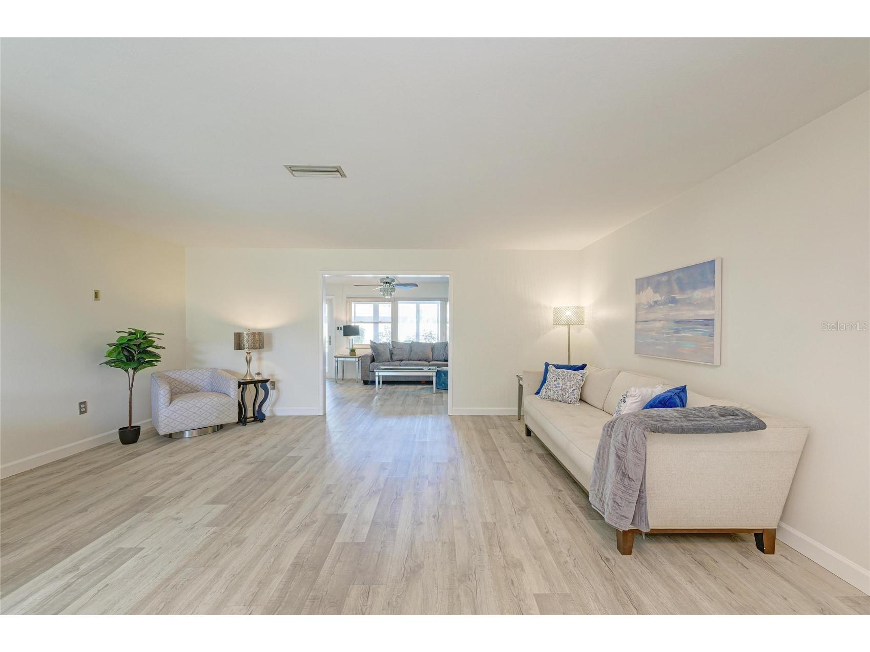 3368 Sheffield Circle Sarasota FL 34239 A4679367 image8