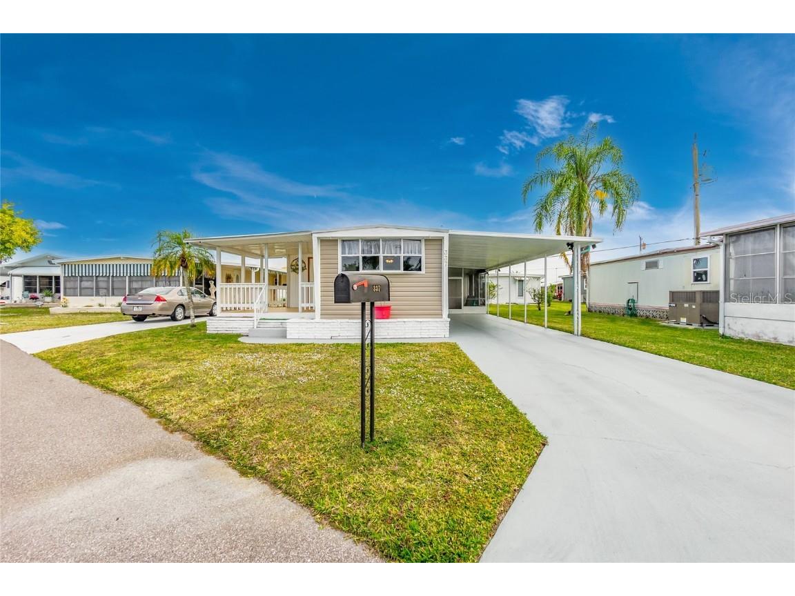 337 Blackburn Boulevard North Port FL 34287 D6134480 image1