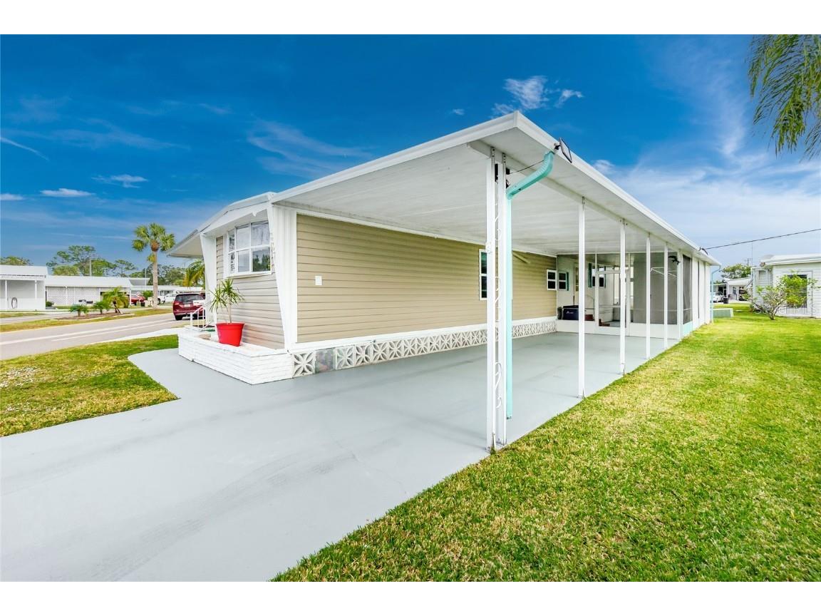 337 Blackburn Boulevard North Port FL 34287 D6134480 image3