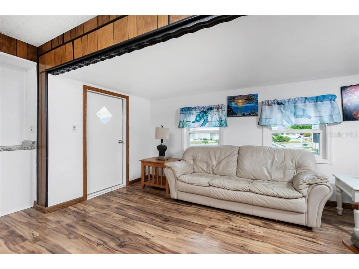 337 Blackburn Boulevard North Port FL 34287 D6134480 image5