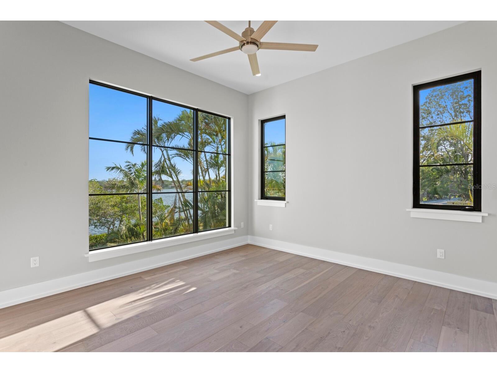 337 Coffee Pot Drive NE Saint Petersburg FL 33704 TB8496270 image28