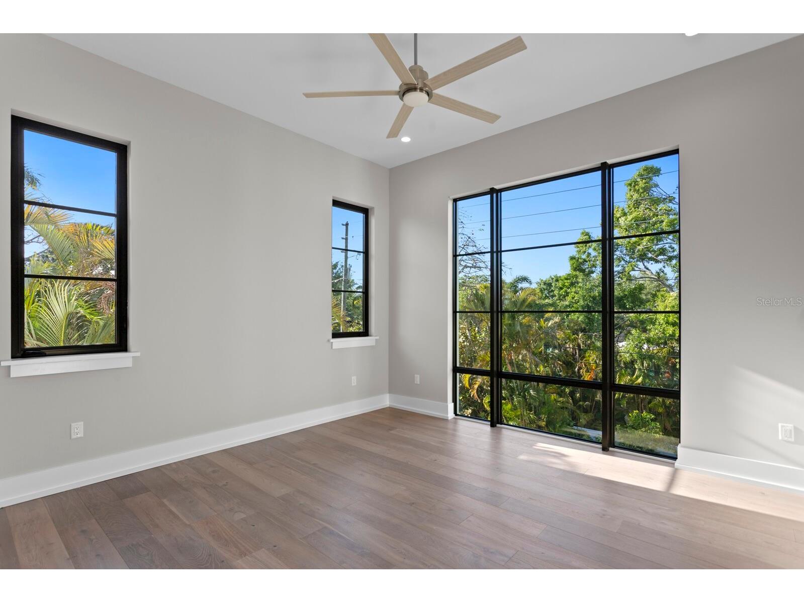 337 Coffee Pot Drive NE Saint Petersburg FL 33704 TB8496270 image31