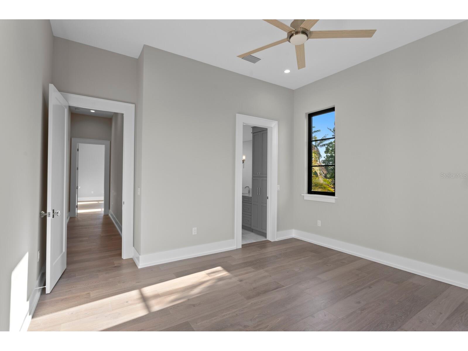 337 Coffee Pot Drive NE Saint Petersburg FL 33704 TB8496270 image32