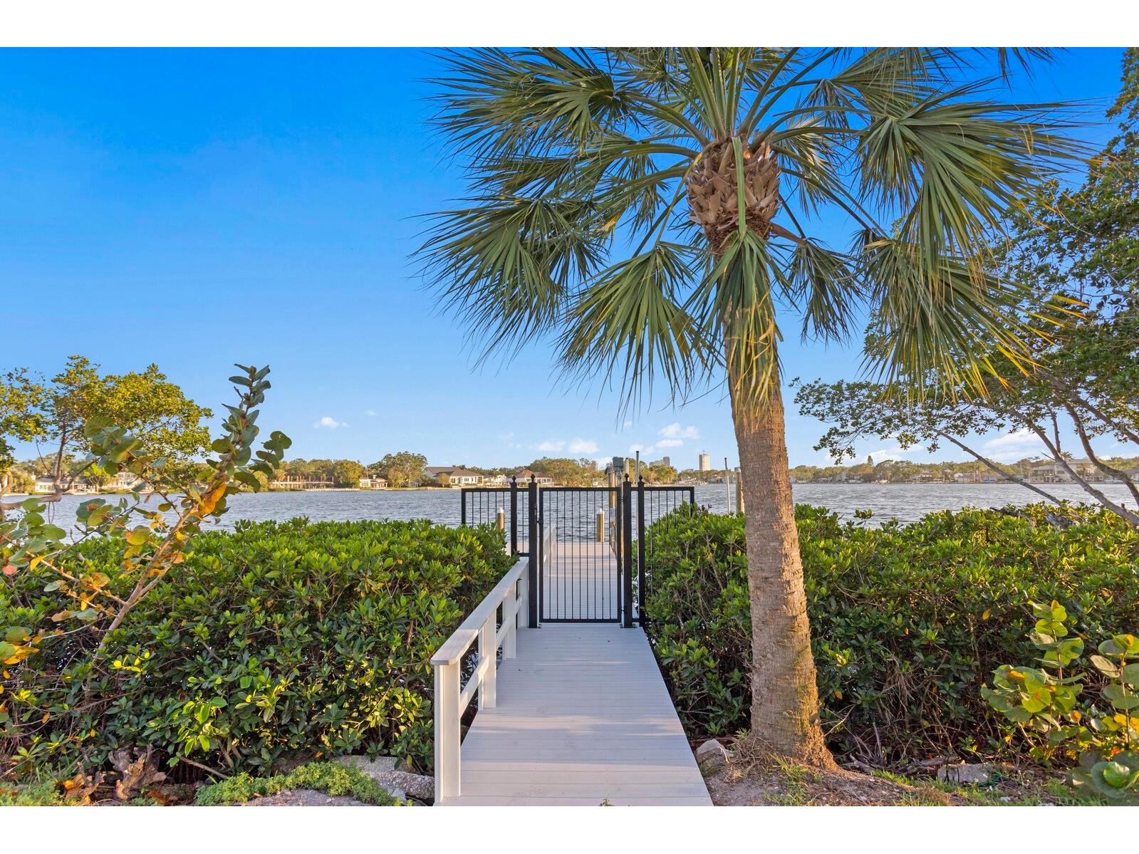 337 Coffee Pot Drive NE Saint Petersburg FL 33704 TB8496270 image6