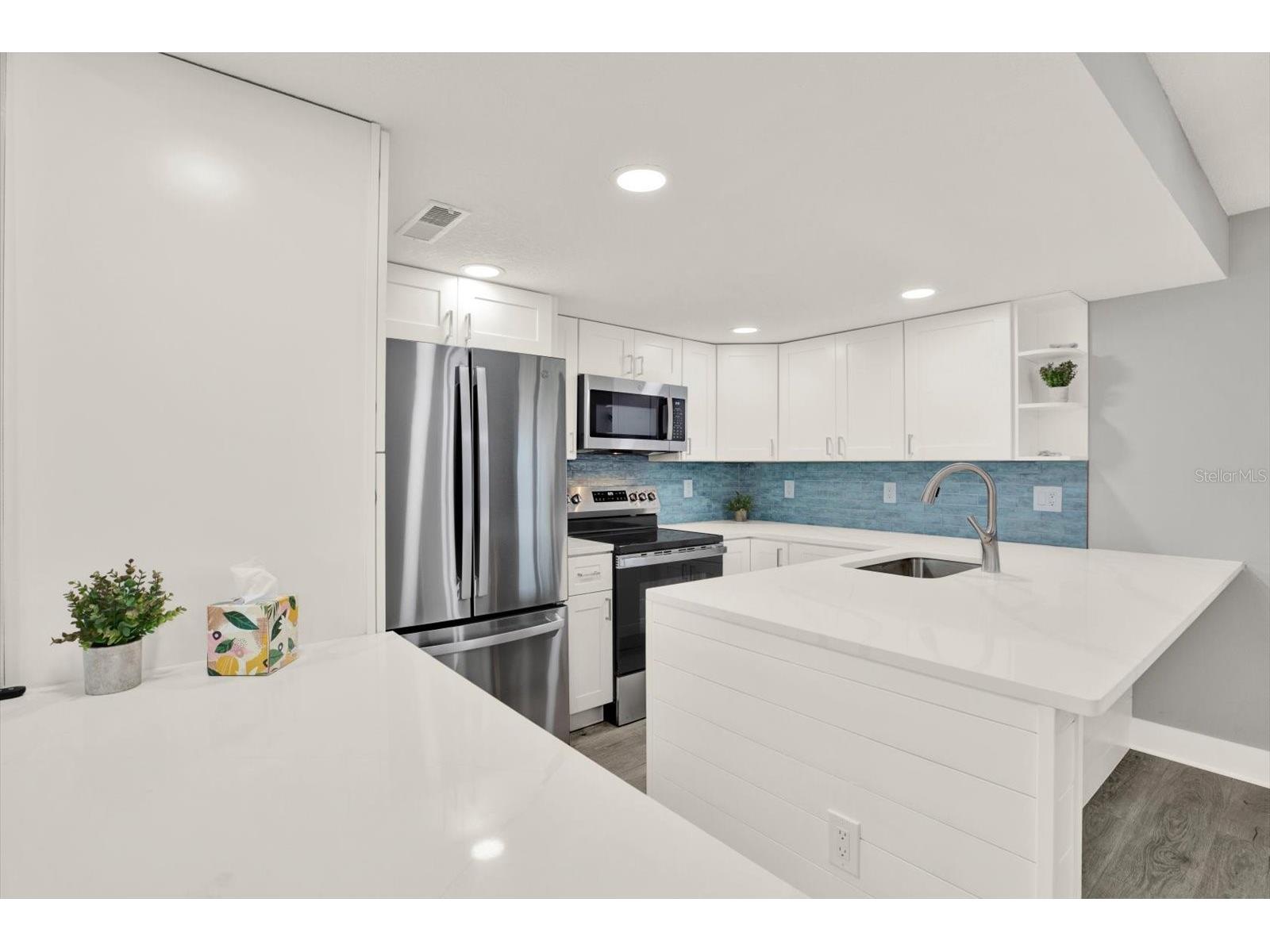 337 Rex Place #A Madeira Beach FL 33708 - BOCA CIEGA BAY L4961911 image12