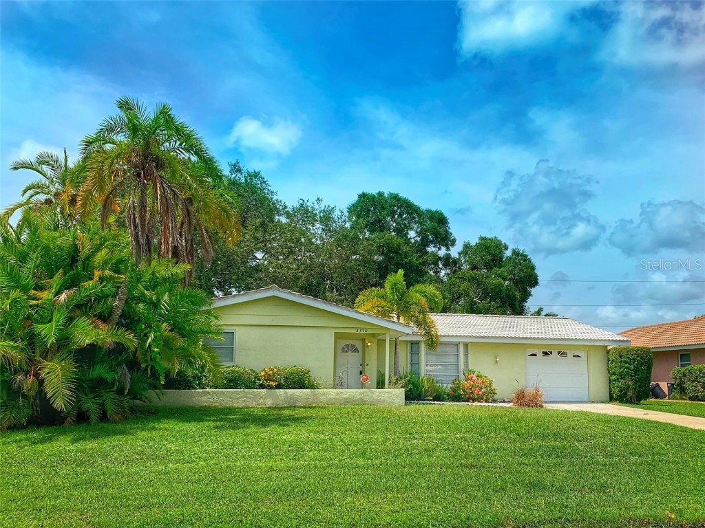 3370 Spring Mill Circle Sarasota FL 34239 A4665911 image1