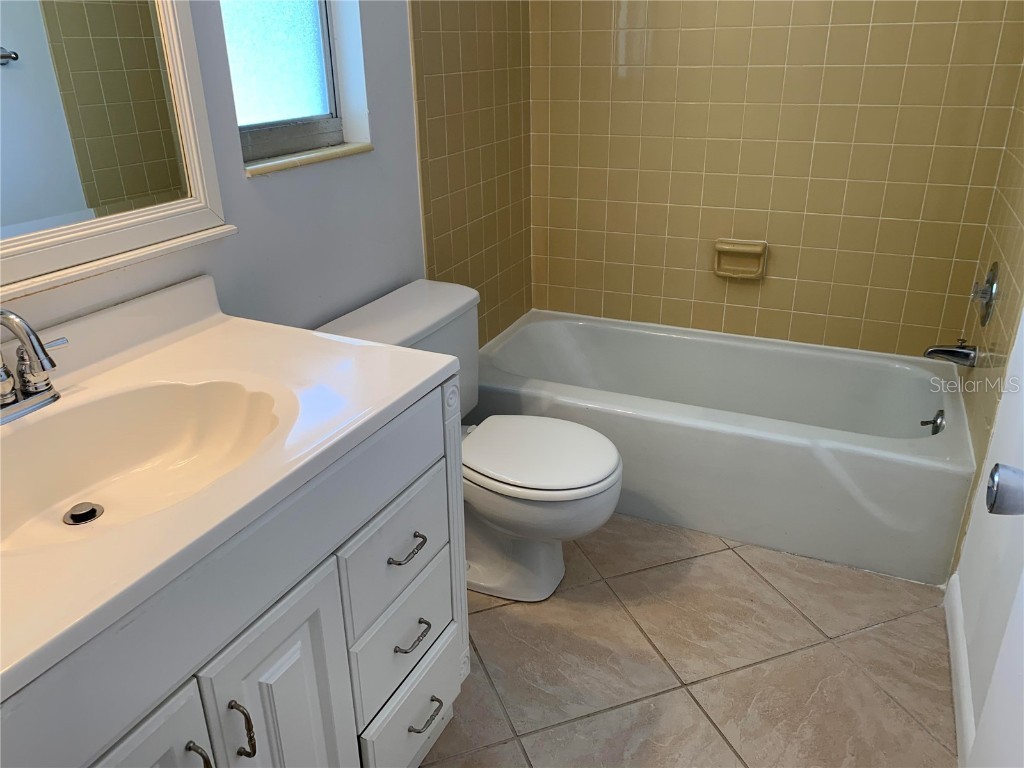 3370 Spring Mill Circle Sarasota FL 34239 A4665911 image12