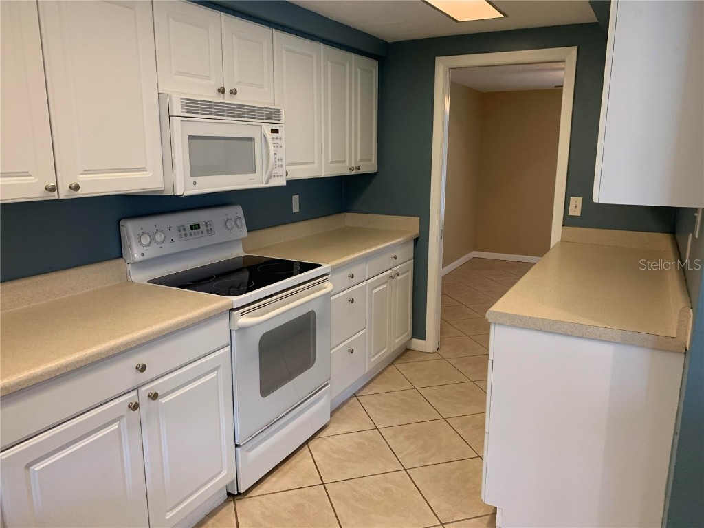 3370 Spring Mill Circle Sarasota FL 34239 A4665911 image7