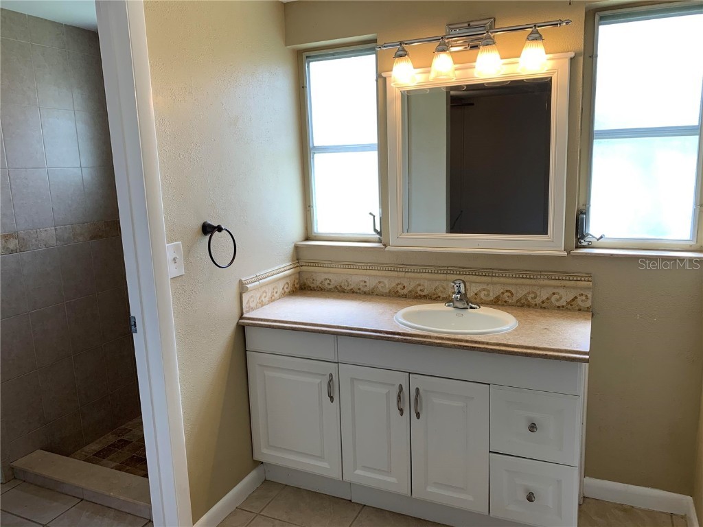 3370 Spring Mill Circle Sarasota FL 34239 A4665911 image9