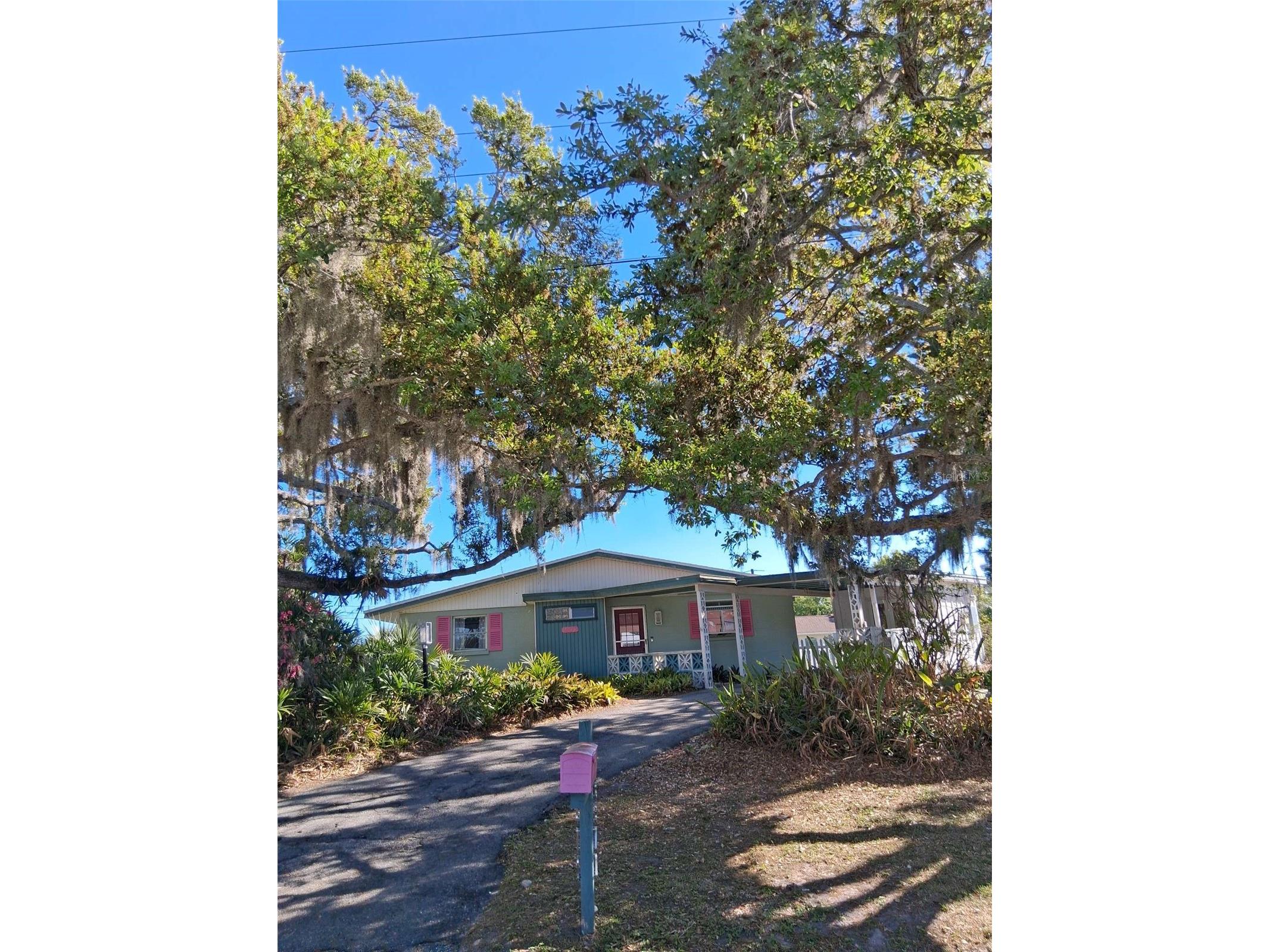 3372 Mayflower Street Sarasota FL 34231 A4687594 image2