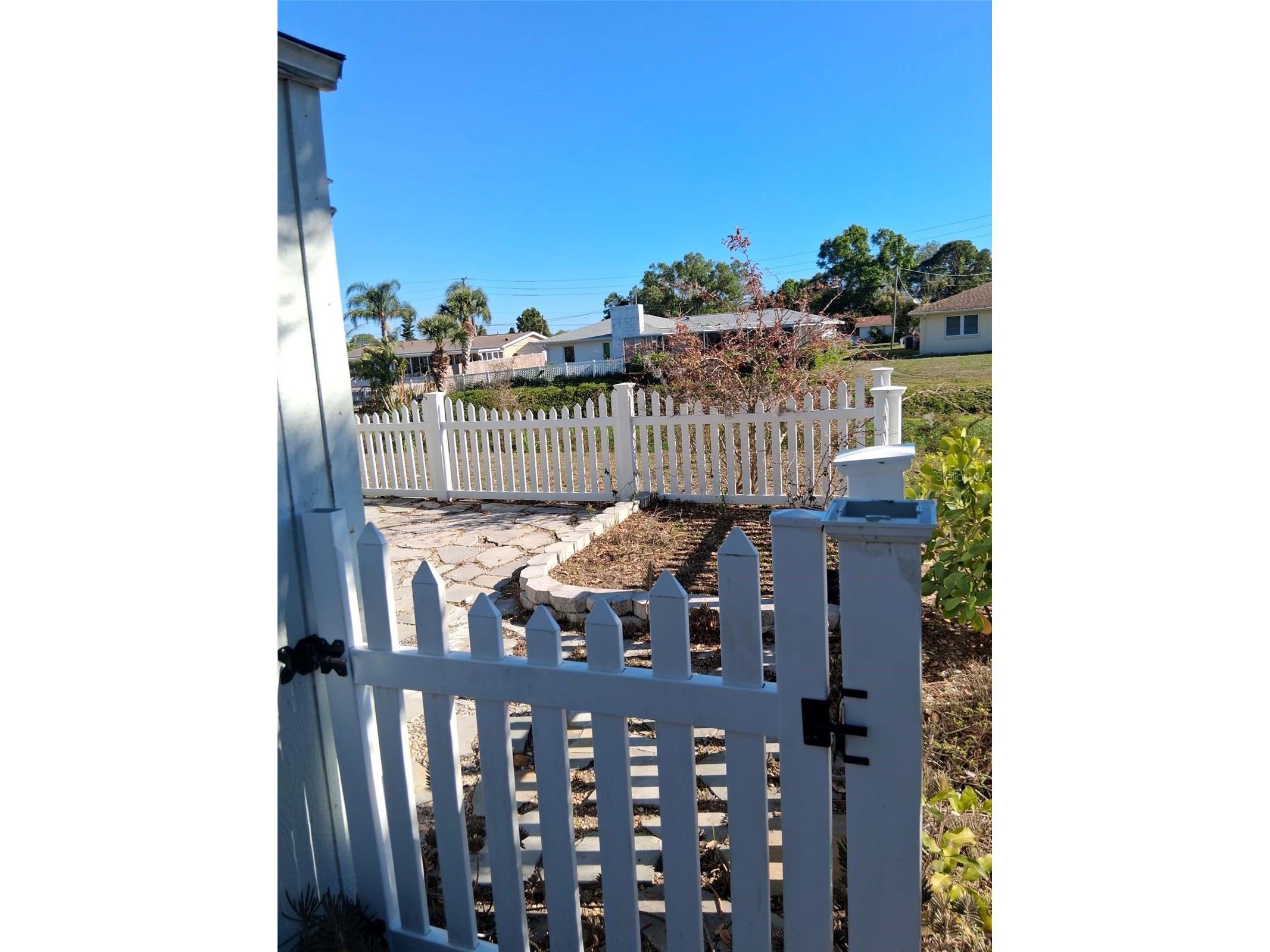 3372 Mayflower Street Sarasota FL 34231 A4687594 image30