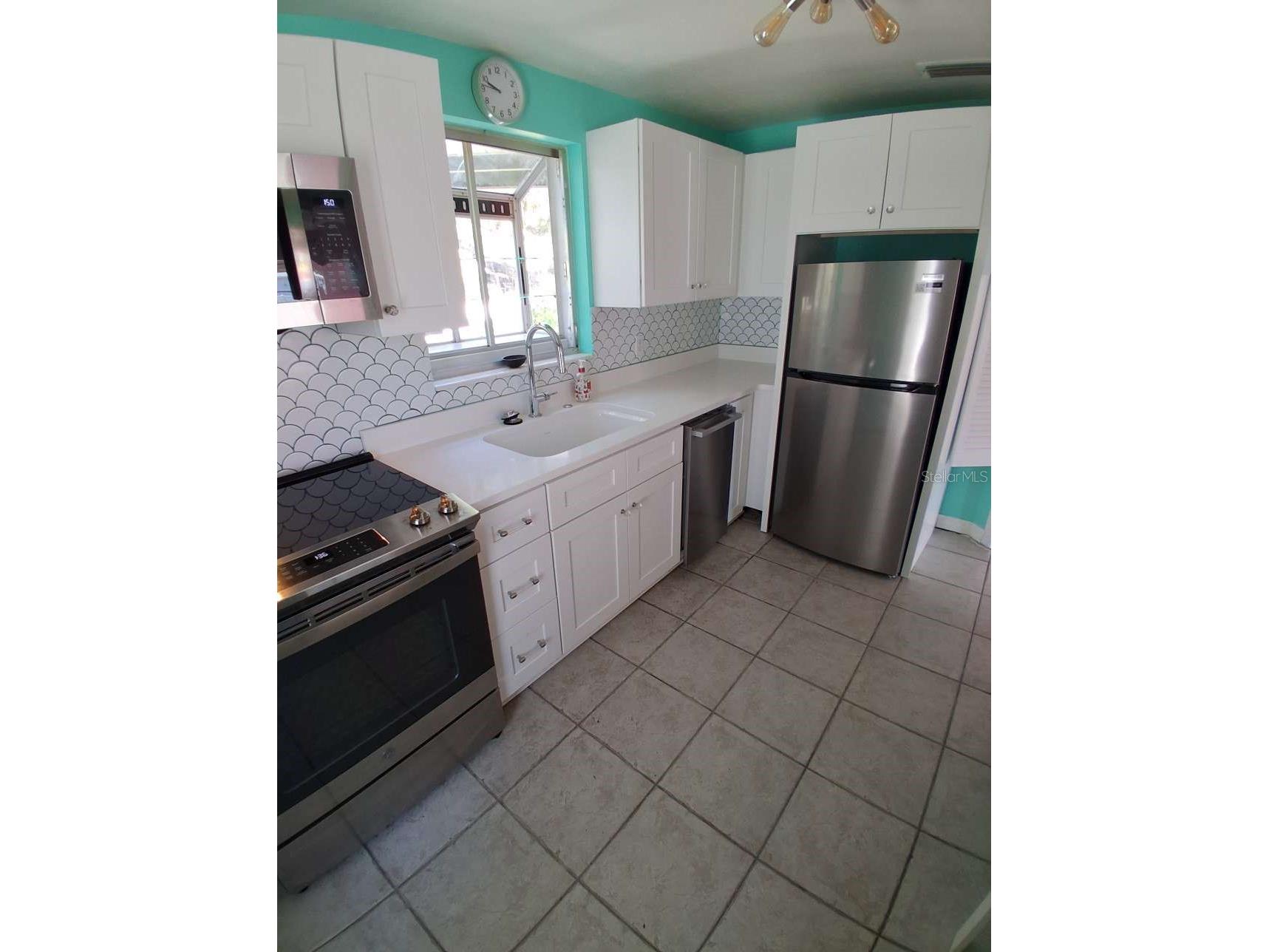3372 Mayflower Street Sarasota FL 34231 A4687594 image4
