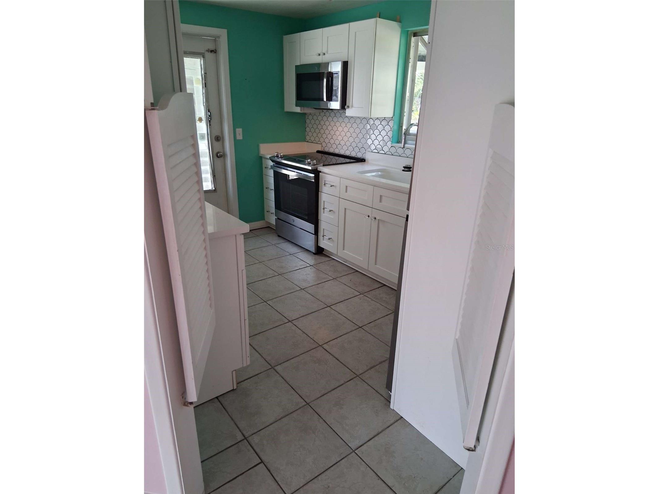 3372 Mayflower Street Sarasota FL 34231 A4687594 image6