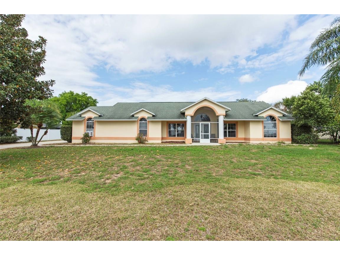 33735 Picciola Drive Fruitland Park FL 34731 - LAKE GRIFFIN G5079338 image1