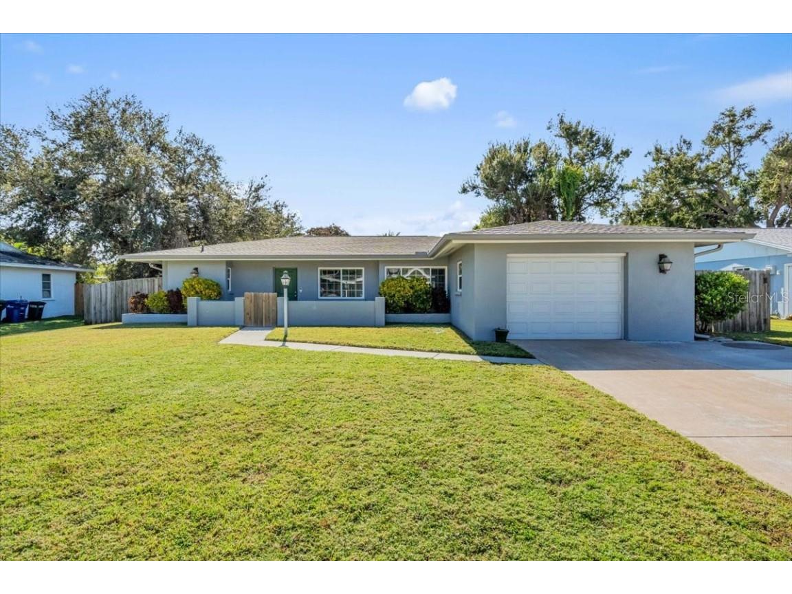 3374 Bougainvillea Street Sarasota FL 34239 A4671588 image1
