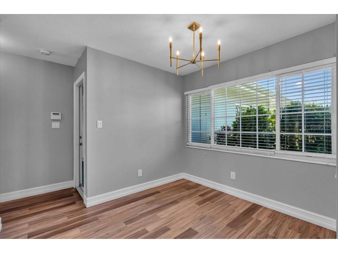 3374 Bougainvillea Street Sarasota FL 34239 A4671588 image12