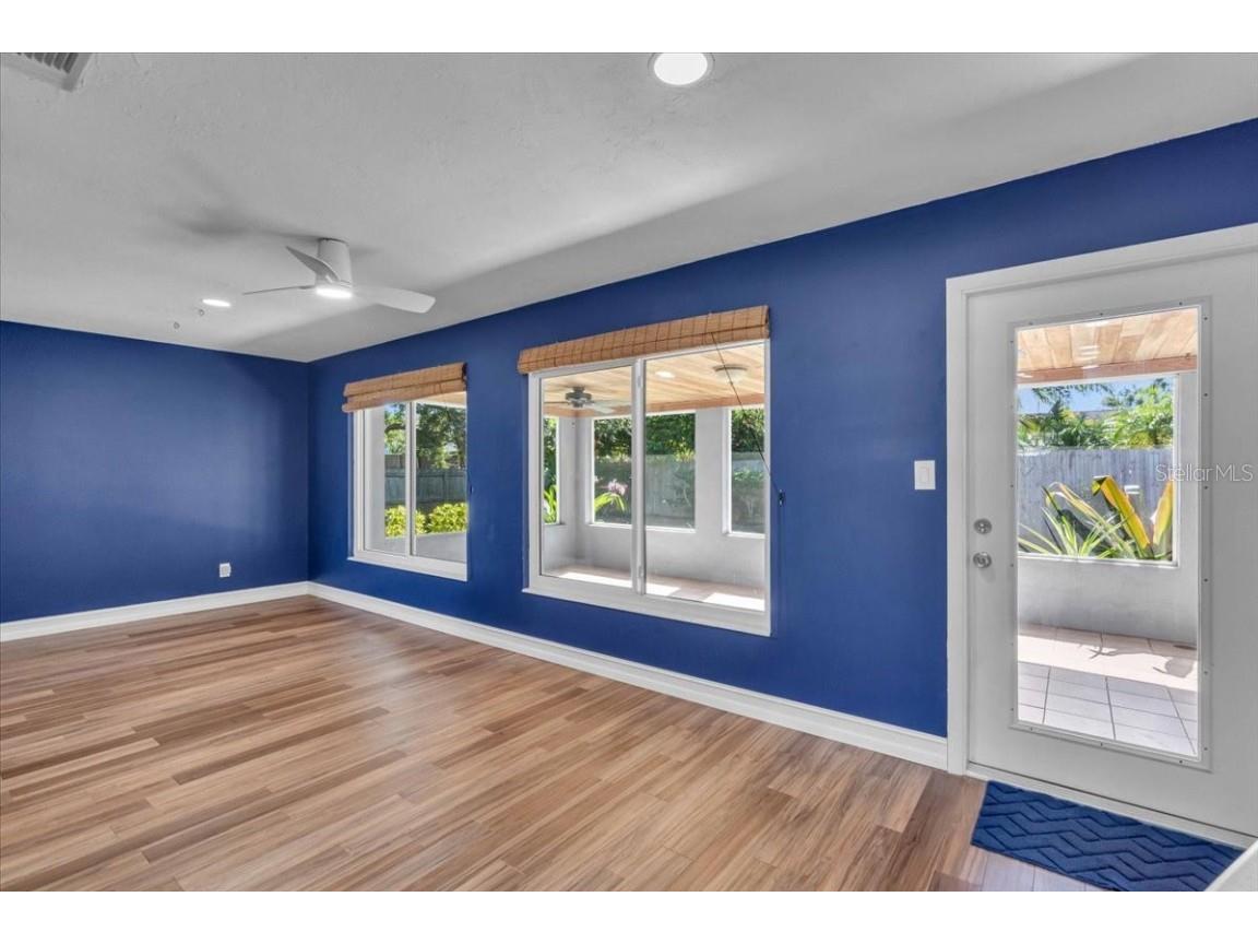 3374 Bougainvillea Street Sarasota FL 34239 A4671588 image14