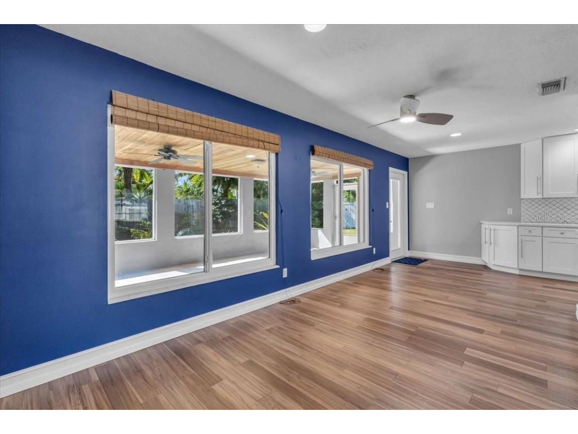 3374 Bougainvillea Street Sarasota FL 34239 A4671588 image16