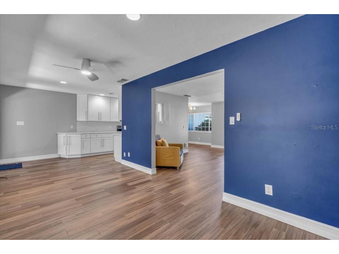 3374 Bougainvillea Street Sarasota FL 34239 A4671588 image17