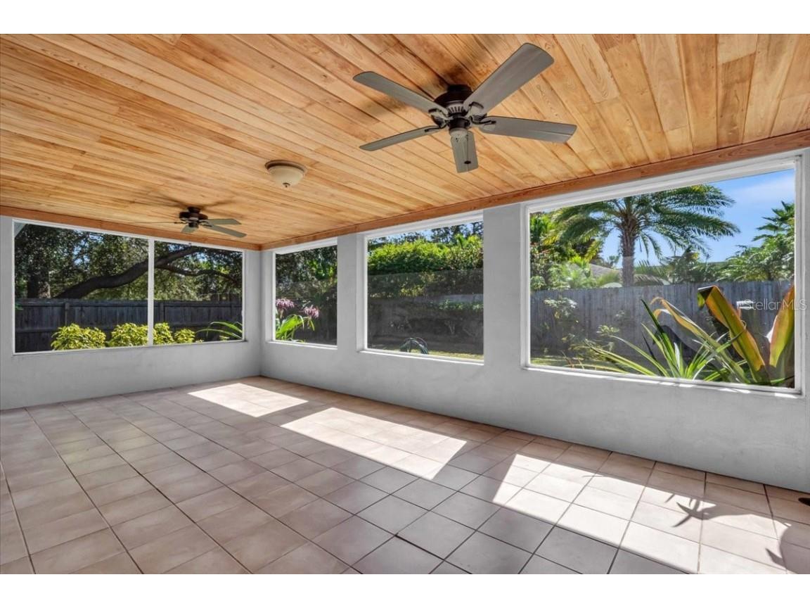 3374 Bougainvillea Street Sarasota FL 34239 A4671588 image27