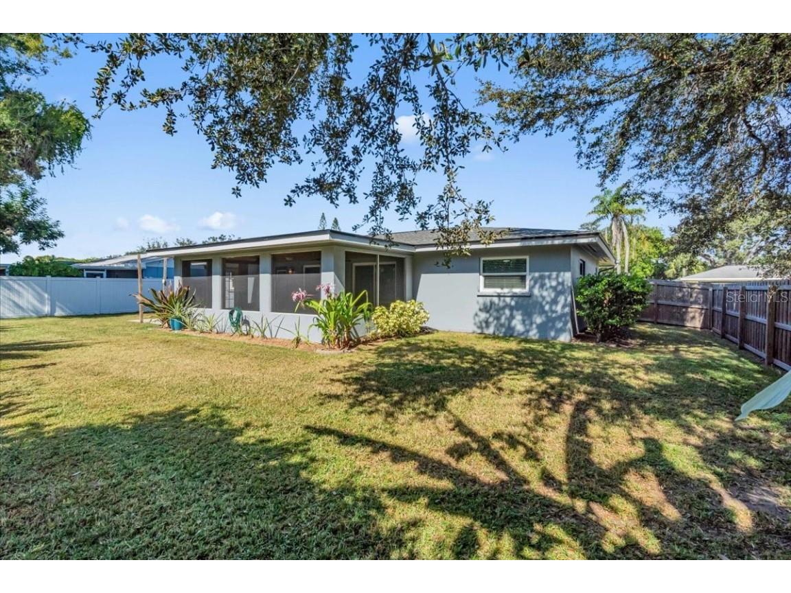 3374 Bougainvillea Street Sarasota FL 34239 A4671588 image31