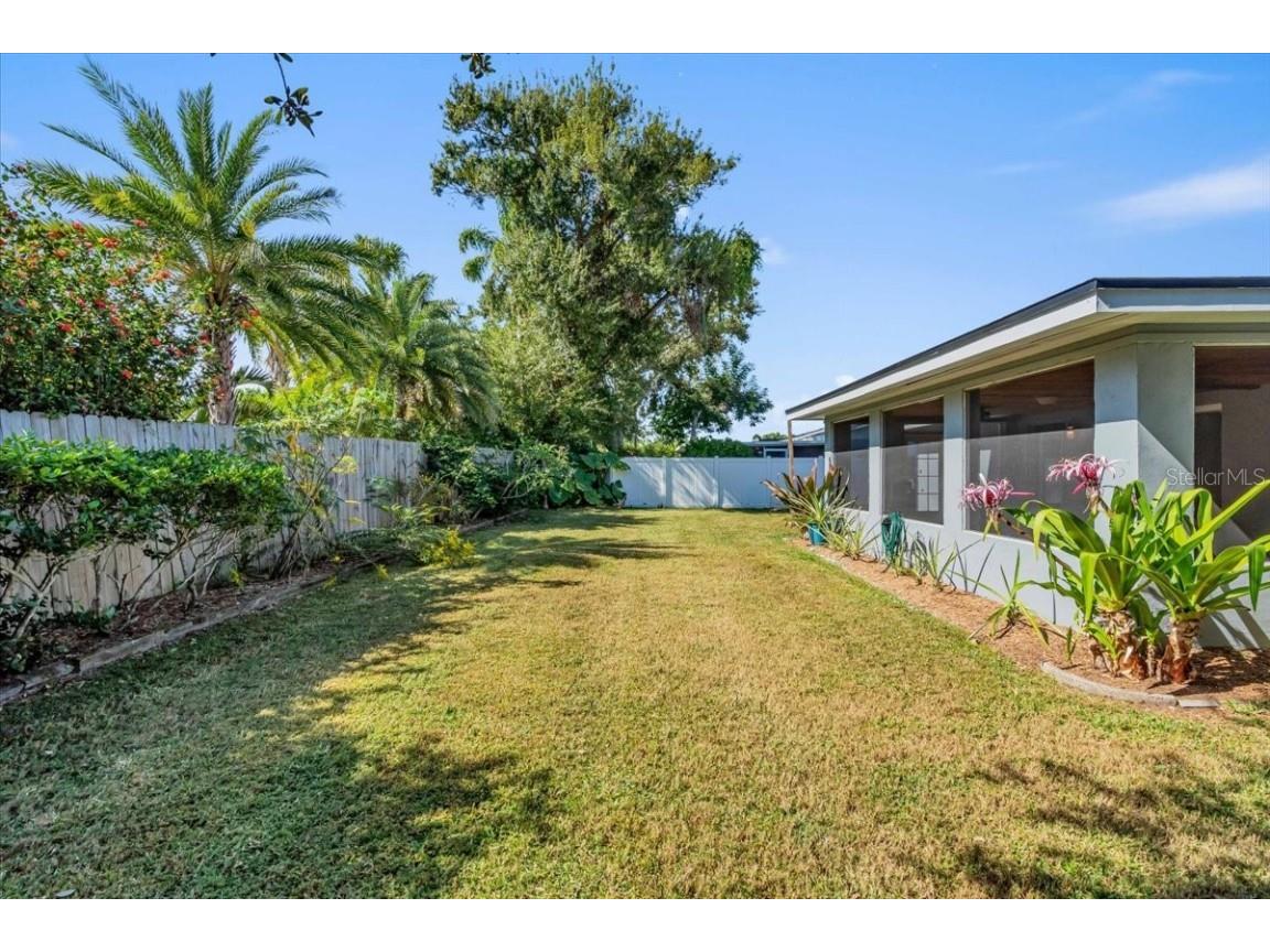 3374 Bougainvillea Street Sarasota FL 34239 A4671588 image32