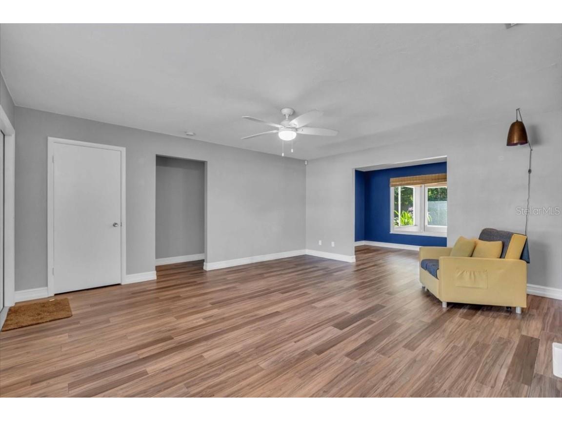 3374 Bougainvillea Street Sarasota FL 34239 A4671588 image7