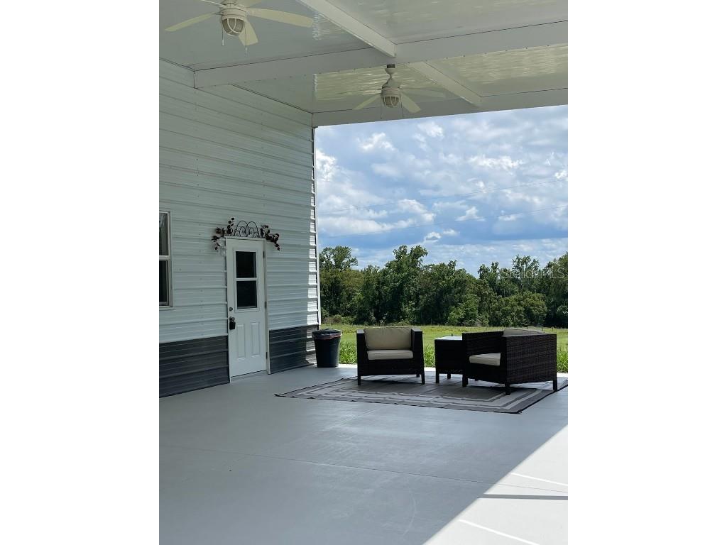 33740 Larkin Rd Dade City FL 33523 T3445076 image1