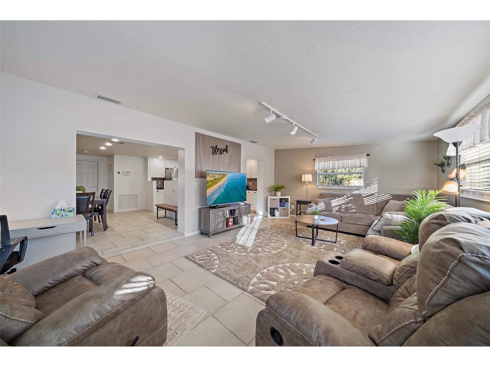 3376 7th Street Sarasota FL 34237 A4699328 image13
