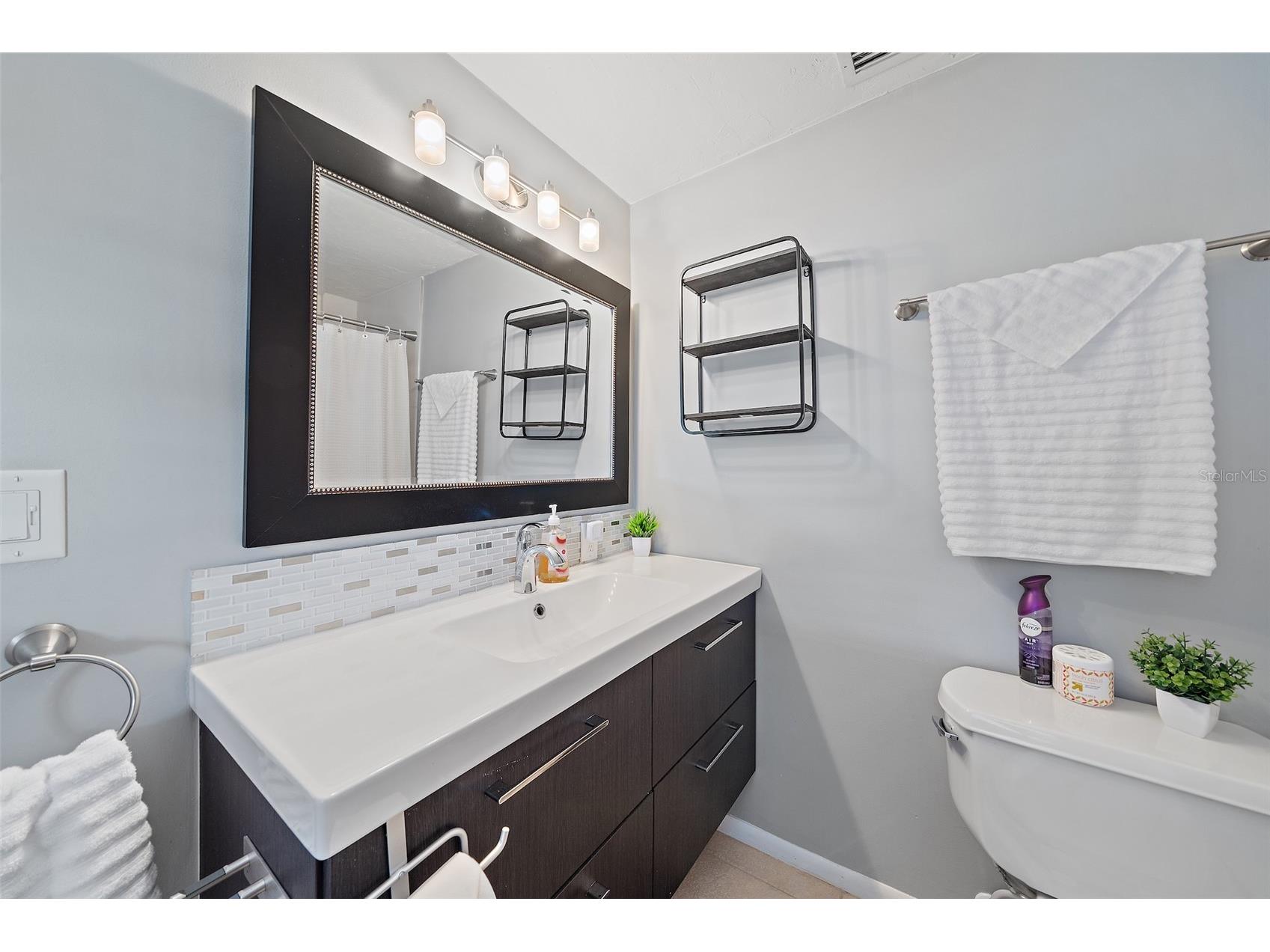 3376 7th Street Sarasota FL 34237 A4699328 image24